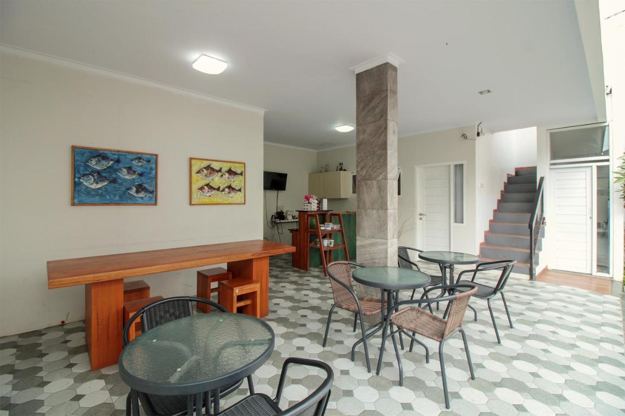 Oyo 396 Tibrae Residence Syariah Lembang Exterior foto